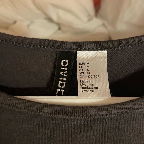 H&M ruffle shirt - Picture 2 of 2